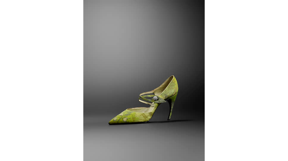 Пара, изготовленная знаменитым дизайнером обуви Роже Вивье для Christian Dior, 1995 год
