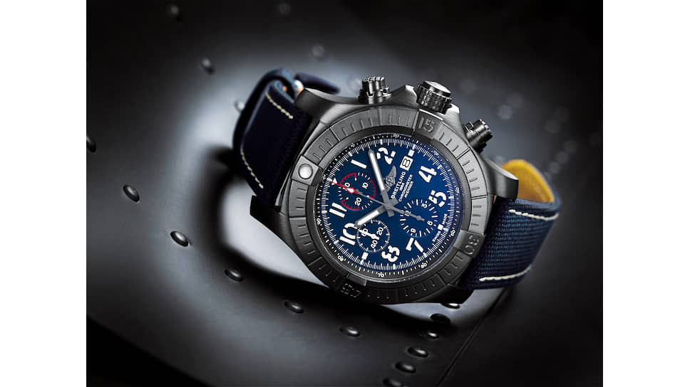 Часы Breitling Super Avenger Chronograph 48 Night mission