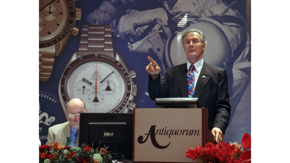 Освальдо Патрицци ведет тематический аукцион Omegamania в 2007 году. Первый специализирующийся на часах аукционный дом Antiquorum был основан им в 1974 году