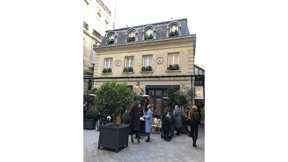Коллекцию Dior et Moi представили в Париже