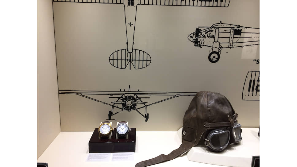 Пилот Чарльз Линдберг (1902–1974) взял часы Longines в рекордный полет через Атлантику на своем самолете «Дух Сент-Луиса»