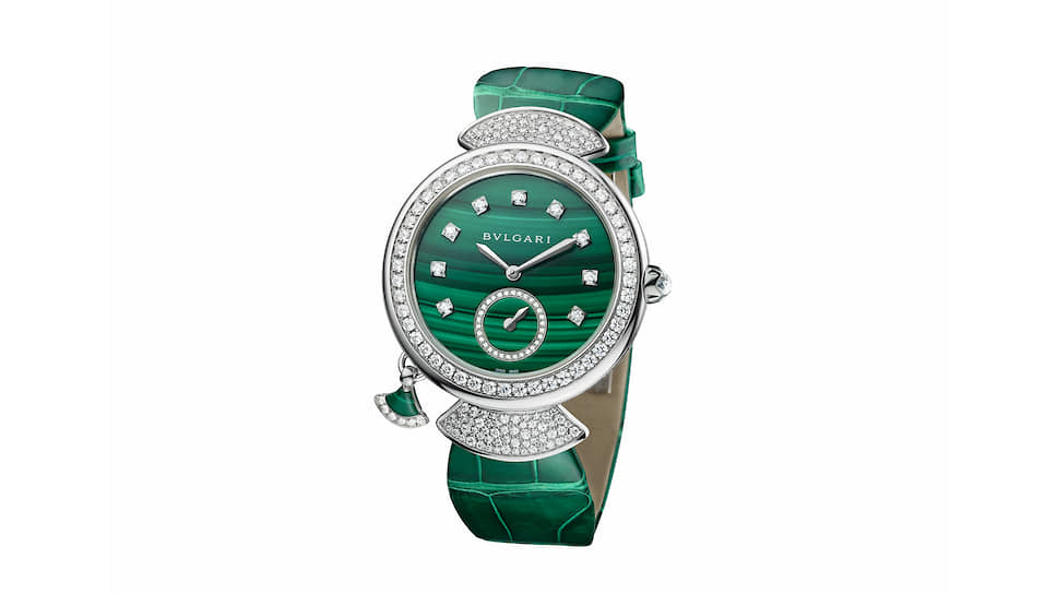 Diva’s Dream Finissima Minute Repeater Malachite, ультратонкий мануфактурный механизм Bvlgari с ручным заводом и функцией минутного репетира с двумя гонгами; самый тонкий в мире механизм минутного репетира. 42-часовой запас хода, корпус 37 мм из 18-каратного белого золота, зеленый малахитовый циферблат, зеленый ремешок из кожи аллигатора, всего 336 бриллиантов (около 4 карат), лимитированная серия 10 экземпляров 