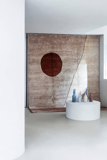  Шоурум Amini Carpets, выставочный проект Abstract Room