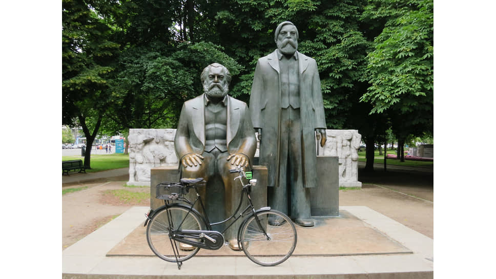 How did the fathers of scientific communism make money?