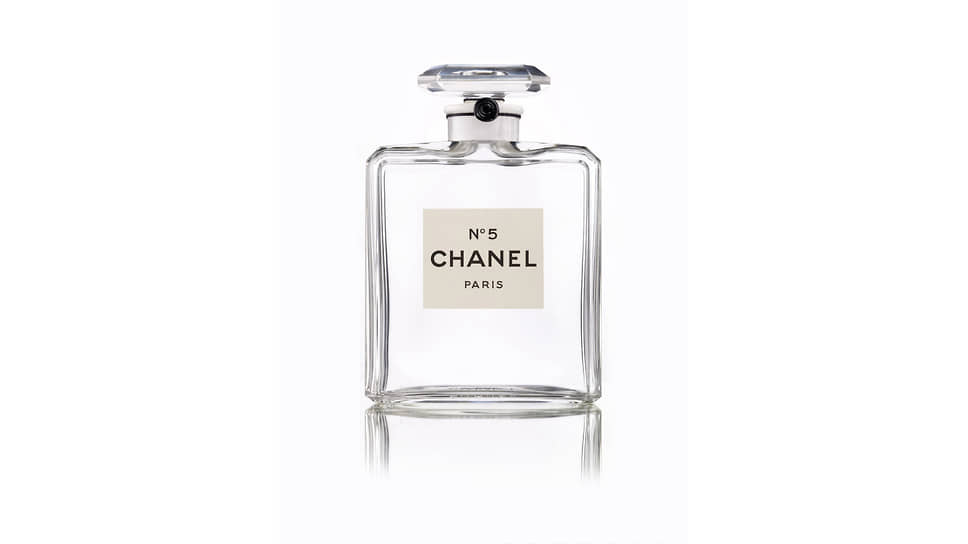 Духи Chanel N°5, которым посвящена коллекция 