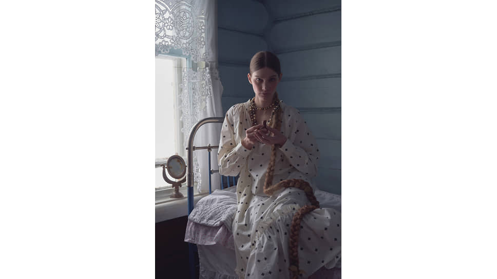 «Ритуалы весны»; съемка Дарьи Ганихиной; платье by Malene Birger, бусы Rosantica
