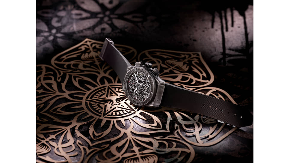 Classic Fusion Chronograph Shepard Fairey, титановый корпус 45 мм, на безеле и корпусе выгравирован орнамент дизайна Шепарда Фейри