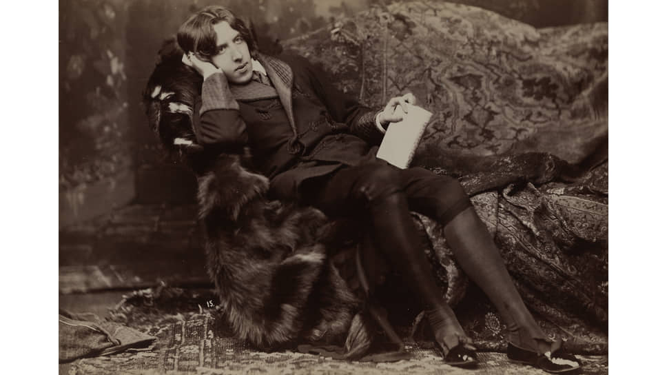 Оскар Уайльд, ирландский писатель и поэт в lounge suit, 1882 год