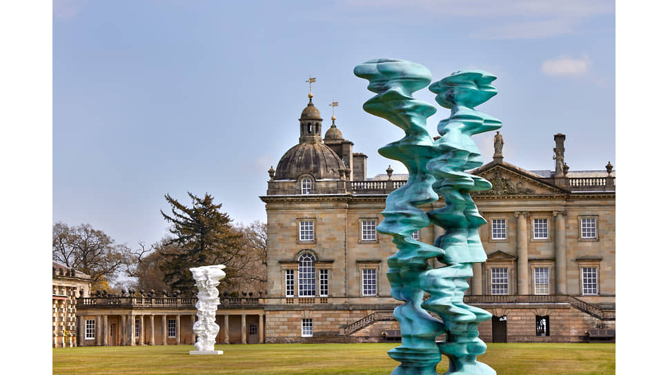 На выставке Тони Крэгга «Tony Cragg in Houghton Hall»