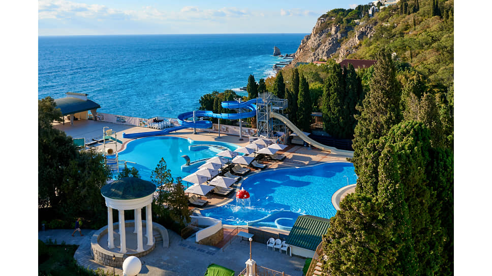 На территории отеля Palmira Palace Resort & SPA