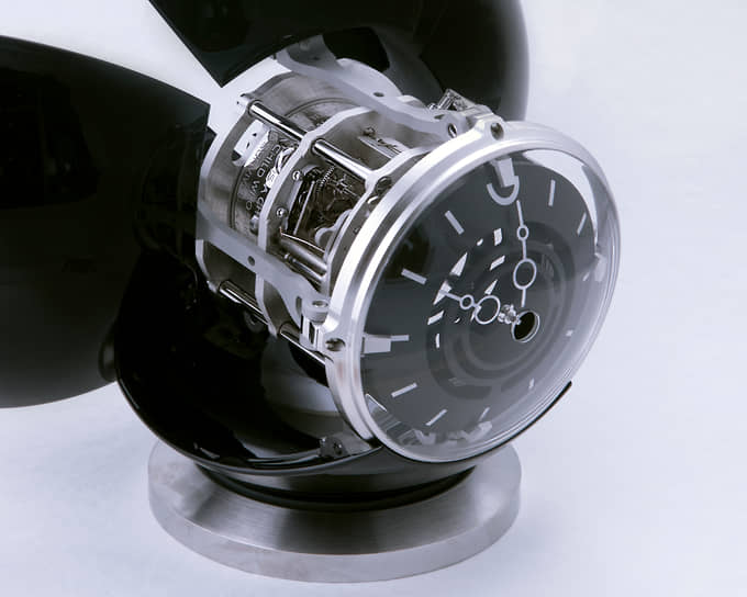 Настольные часы ORB от MB&amp;F