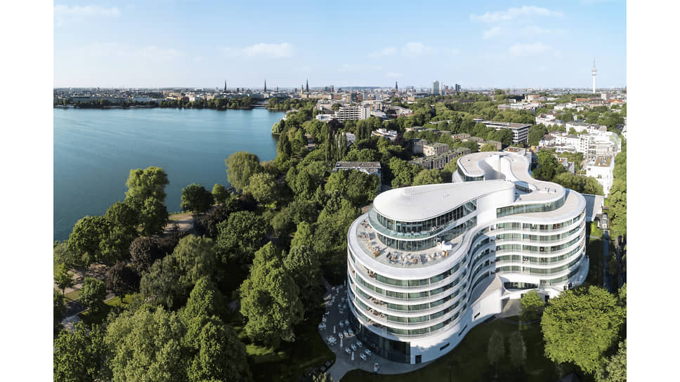 Вид на отель The Fontenay Hamburg