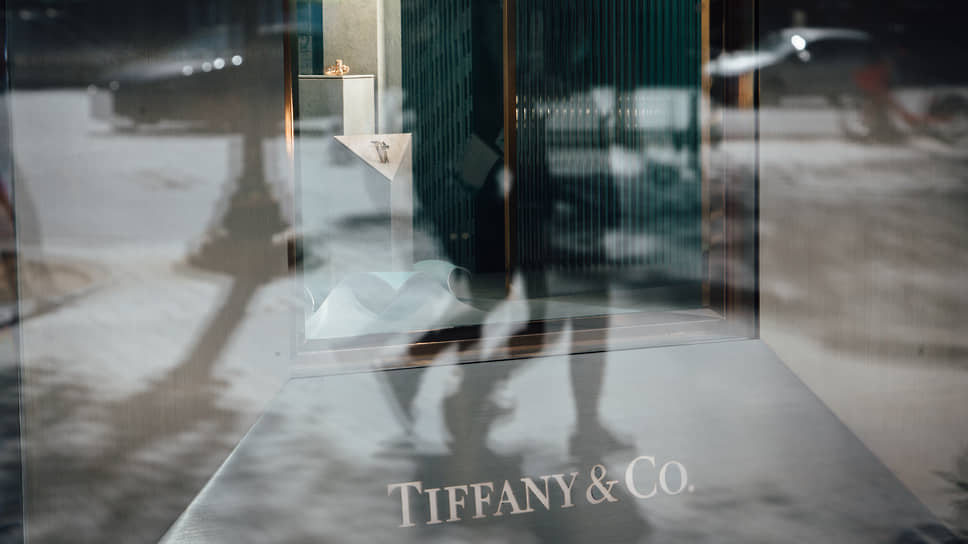 Никто и никогда не тратил на ювелирные украшения больше, чем Бернар Арно, купивший Tiffany & Co. за $15,8 млрд
