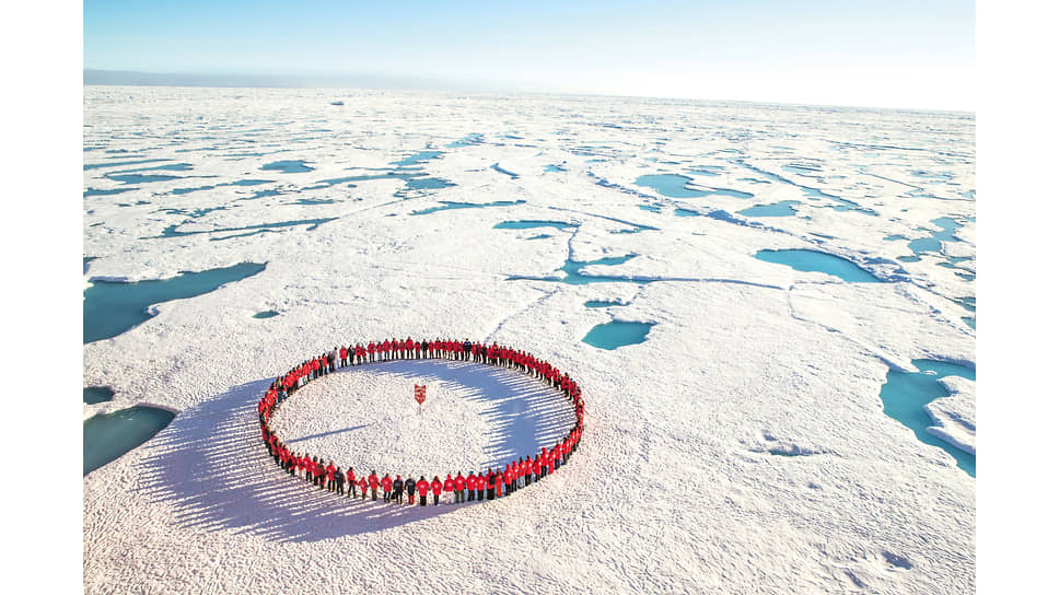 Участники круиза на Северном полюсе