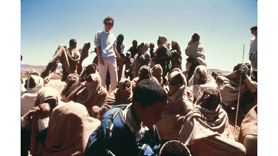 Актриса Одри Хепберн во время первой поездки в Эфиопию в качестве посла ЮНИСЕФ