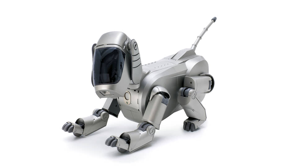 Первая модель собаки-робота AIBO ERS-110, Sony, 1999