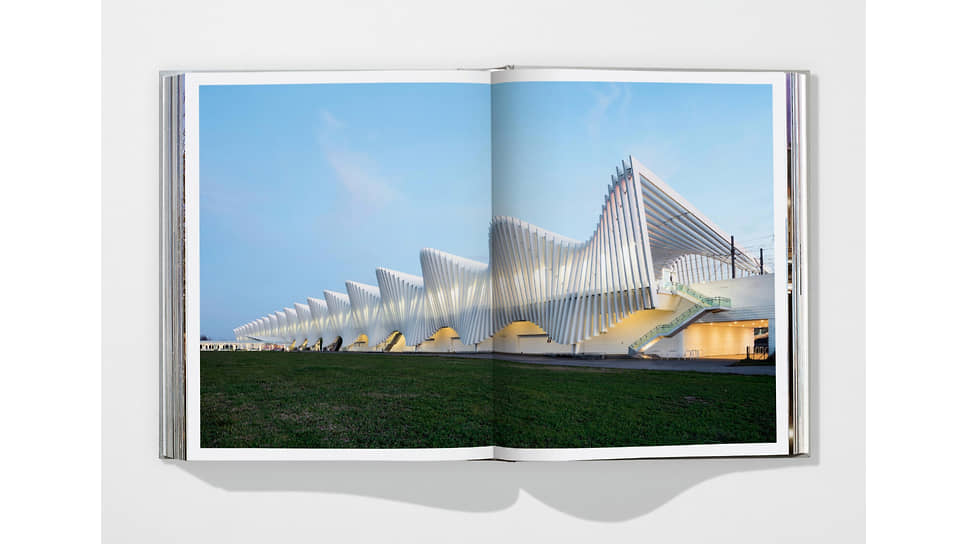 Альбом с футуристичными проектами Сантьяго Калатравы — Calatrava. Complete Works 1979 — Today (Philip Jodidio, Taschen, 2024)
