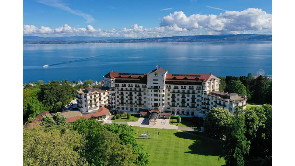 Виды отеля Evian Resort и Hotel Royal