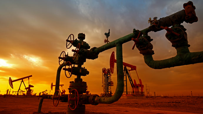 Трудная жизнь нефтерубля