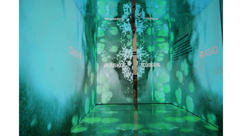 Инсталляция Камиля Чапига (арт-проект Cosmodernism)