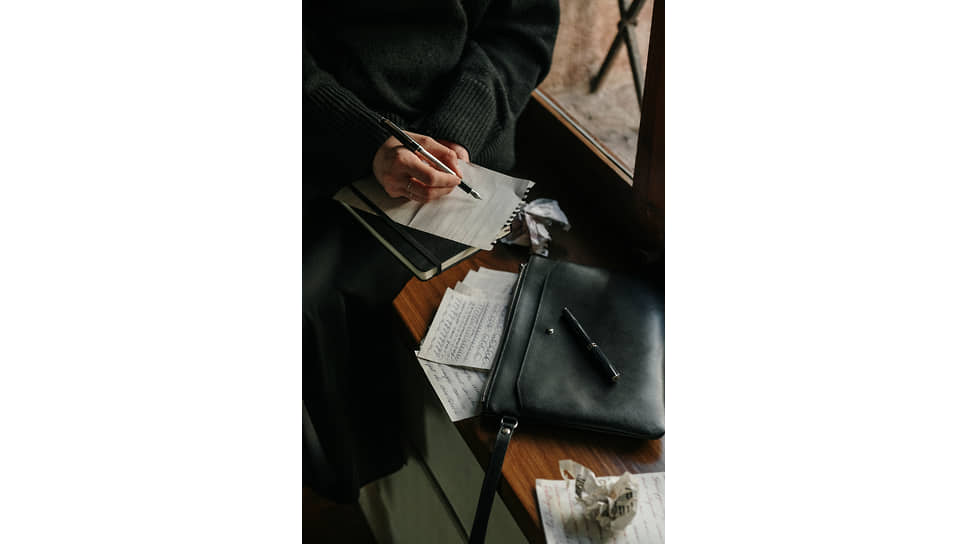 Коллекция аксессуаров Montegrappa из кожи Saffiano