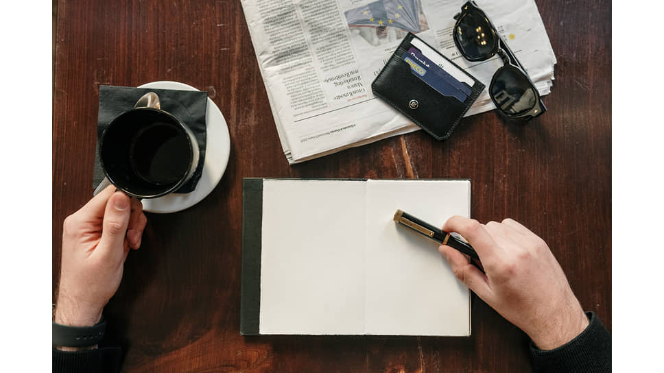 Коллекция аксессуаров Montegrappa из кожи Saffiano
