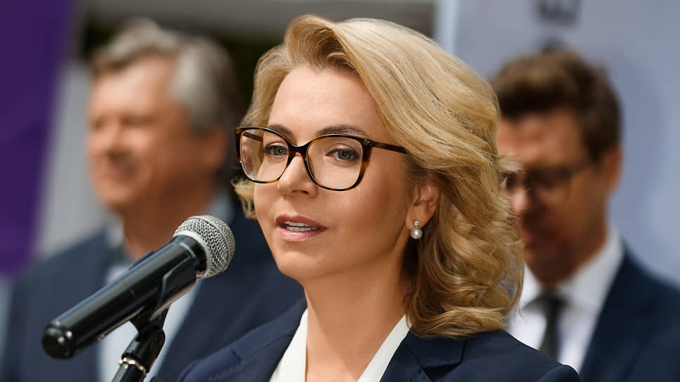 Председатель правления банка НОВИКОМ Елена Георгиева 