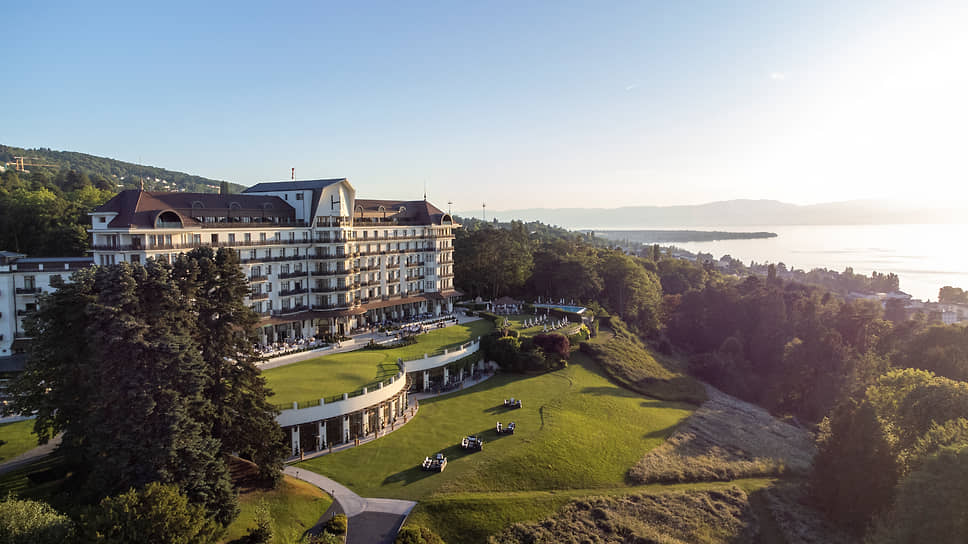 Отель Royal Hotel, Evian Resort