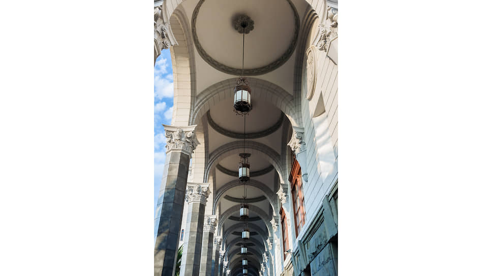 Железнодорожный вокзал города Сочи