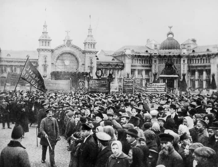 Октябрьская революция 1917 года. В Москве у Белорусского вокзал