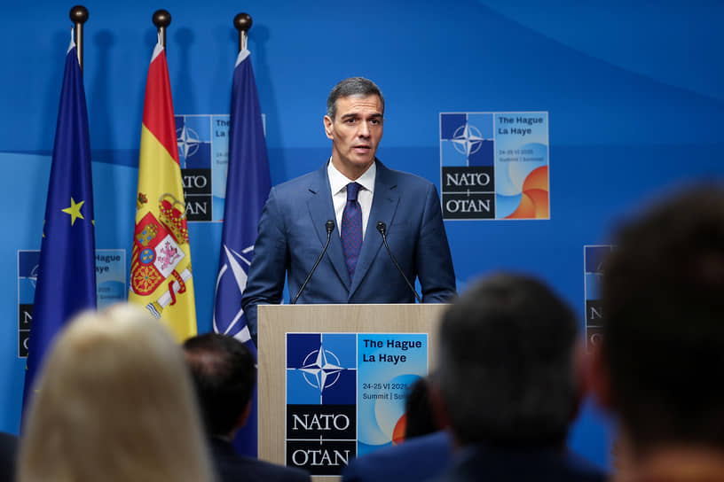 Премьер-министр Испании Педро Санчес сумел добиться для своей страны исключения из правила об увеличении военных расходов