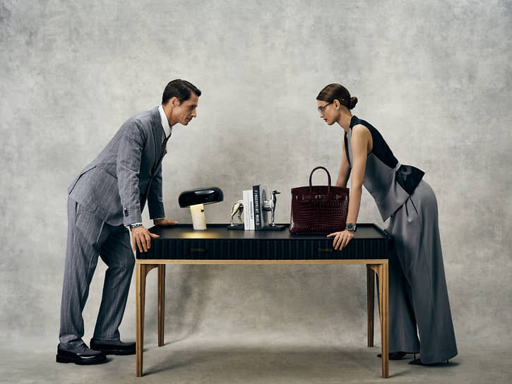 На женщине: жилет и брюки, Ushatava; туфли, Le Silla, TopStyle; сумка, Hermes, «Перспектива»; очки, Zilli, «Визион»; серьги, Mercury; часы, Hublot, Mercury. На мужчине: костюм, L.B.M., MonteCristo For Men; рубашка, Miu Miu, MonteCristo; галстук и платок, Sartoria Rossi; ботинки, Kiton, Artigiani; часы, Norqain, Mercury