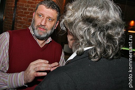 Журналист Сергей Пархоменко (слева) 