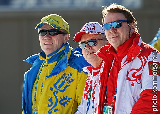 Президент Олимпийского комитета России Леонид Тягачев (в центре) и управляющий делами президента России Владимир Кожин (справа)