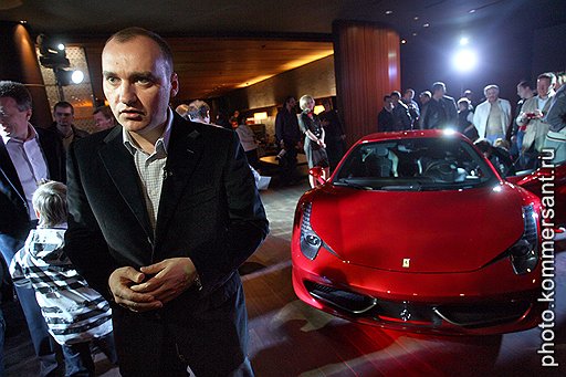 Глава автомобильного подразделения Mercury Оскар Ахмедов на презентации Ferrari 458 Italia в «Барвиха Luxury Village»