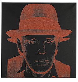 Энди Уорхол. "Йозеф Бойс", 1980 год. Холст, шелкография, акрил, алмазная крошка. Эстимейт $2-3 млн