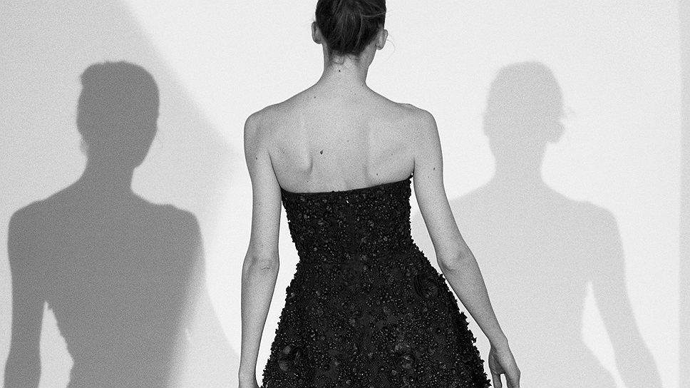 Платье Miss Dior, которое воссоздал в своей коллекции Раф Симонс