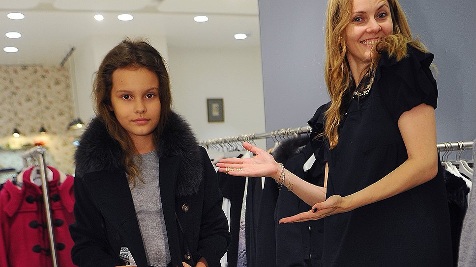 Редактор Vogue Ukraine Екатерина Мухина с дочерью на празднике "Back To School", устроенном ЦУМом совместно с "Ъ"