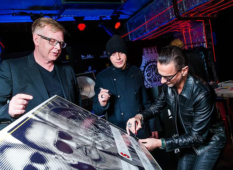 Музыканты Энди Флетчер, Мартин Гор и Дейв Ган (слева направо) на гала-ужине по случаю завершения благотворительной акции Hublot и Depeche Mode &amp;quot;Charity: Water&amp;quot; в ЦУМе 