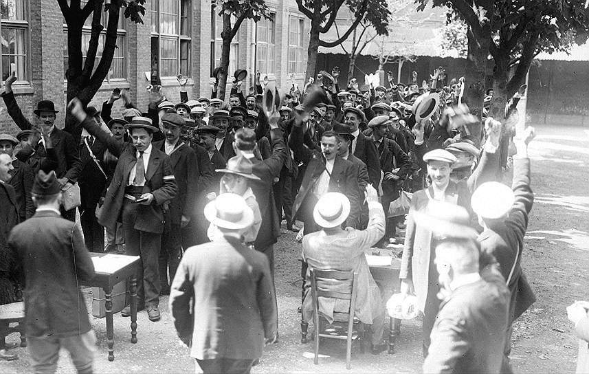 Добровольцы из Эльзаса и Лотарингии, Париж, 13 августа 1914 года  