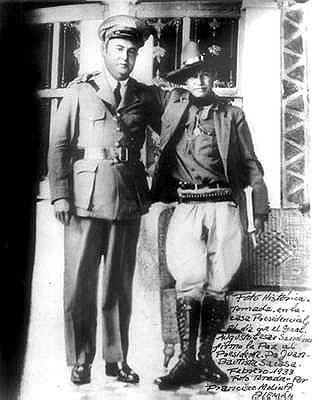 Генерал Анастасио Сомоса Гарсиа, командующий “Национальной гвардией”, и Аугусто Сесар Сандино после подписания “Мирного протокола” в феврале 1933 года
