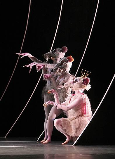 Сцена из балета «Щелкунчик» в постановке Марка Морриса, 2004 год