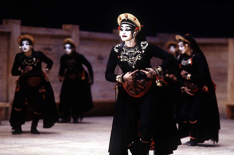 Ариана Мнушкина. «Хоэфоры», Theatre du Soleil, 1991 год