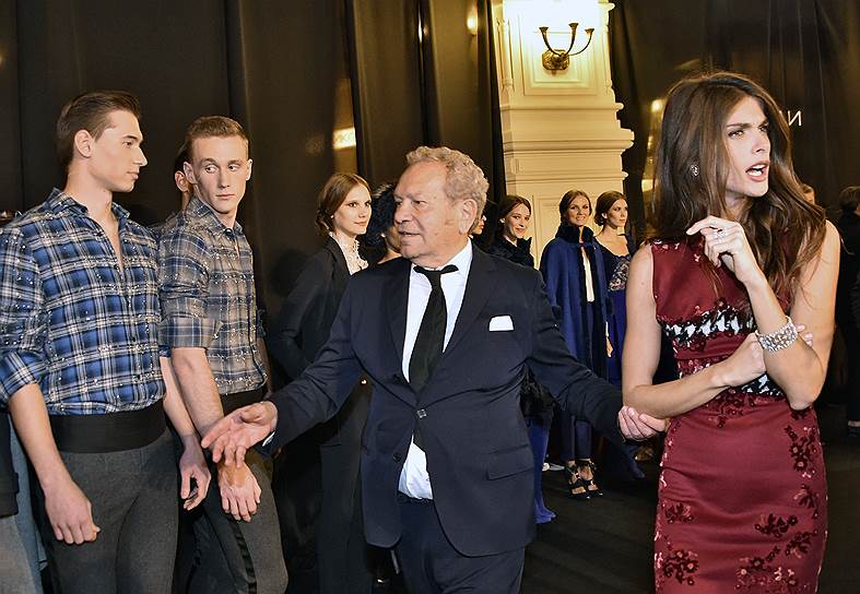 Основатель бренда Ermanno Scervino Эрманно Даэлли и модель Элиза Седнауи на открытии обновленного бутика итальянского бренда Ermanno Scervino в ГУМе