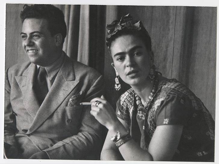 Мигель Коваррубиас и Фрида Кало в Сан-Анхеле, Мехико. 1938 год 