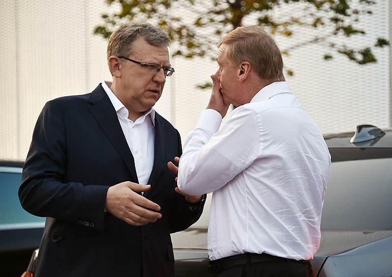 Глава Комитета гражданских инициатив Алексей Кудрин и глава "Роснано" Анатолий Чубайс (справа) на открытии Музея русского импрессионизма