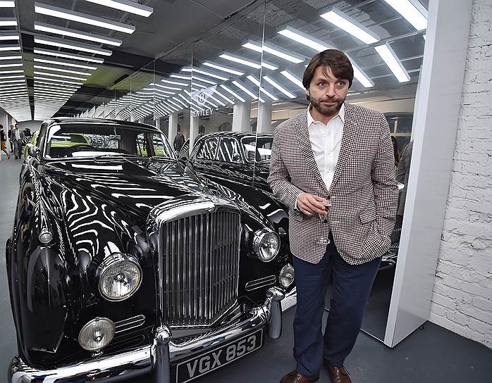 Главный редактор журнала Forbes Николай Усков на открытии выставки Bentley: Be Extraordinary на фабрике "Большевик"
