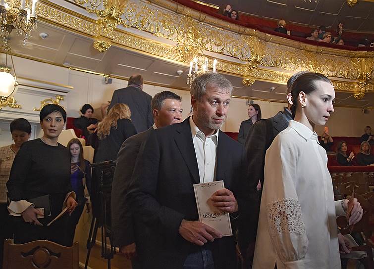 Бизнесмен Роман Абрамович на премьере фильма "Большой" Валерия Тодоровского в Большом театре