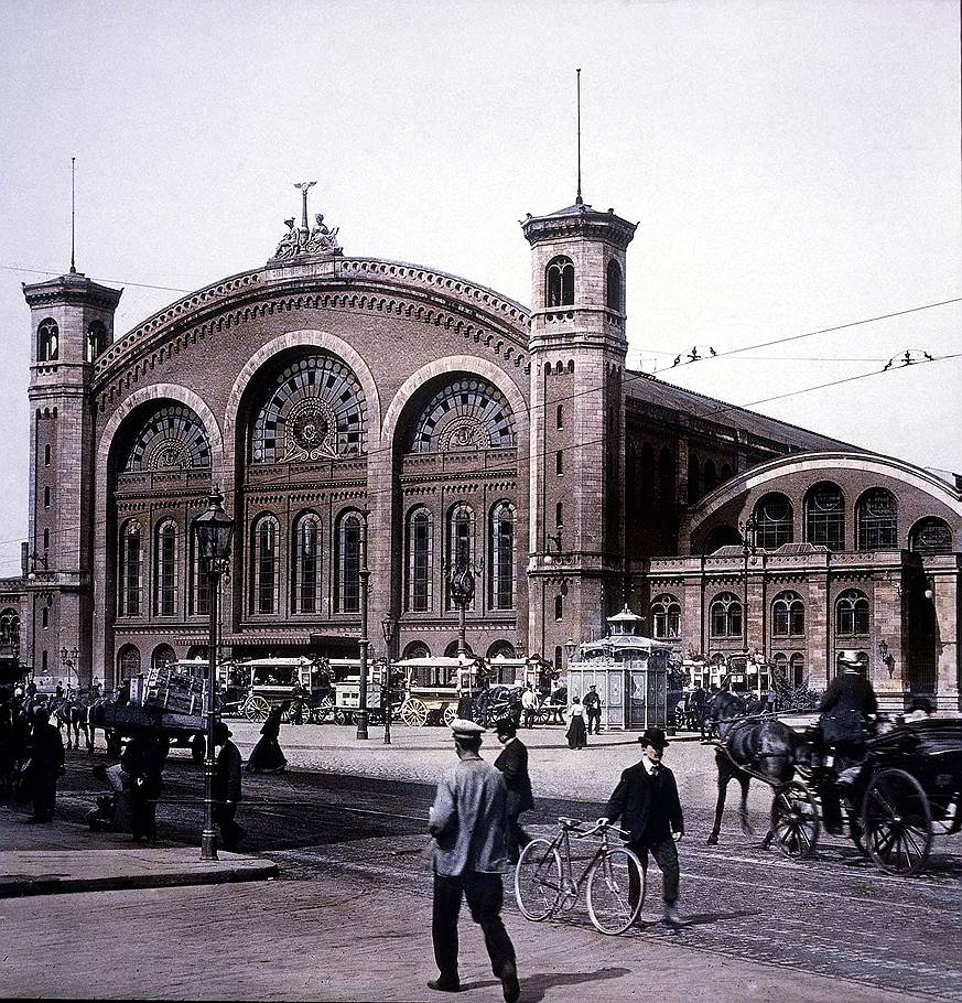 Штеттинский (сейчас — Северный) вокзал в Берлине, на который прибыли высланные из Советского Союза 