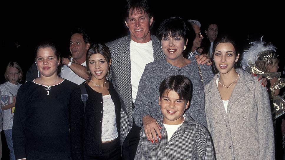Семья Кардашьян (Хлоя — крайняя слева, Ким — крайняя справа), 1995 год  / WireImage / Getty Images